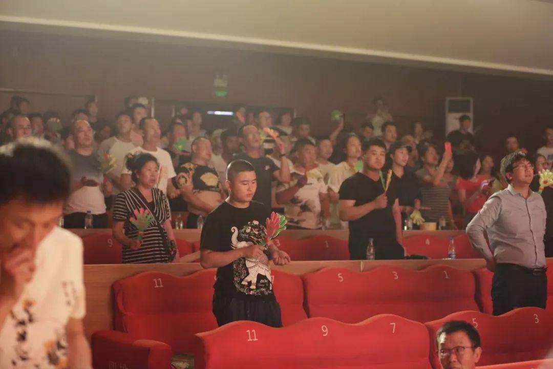 钟楚曦爆改机械姬造型妆容，居然是她自己画的，最后还修了假发！